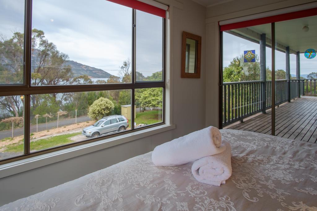 Cove Beach Apartment 2 Coles Bay Bagian luar foto
