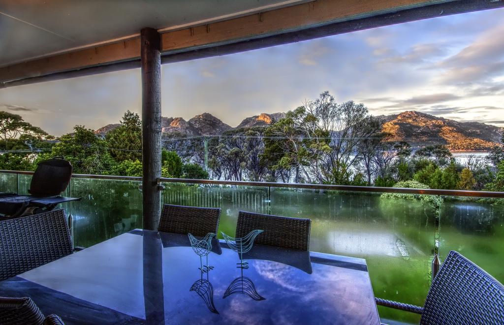Cove Beach Apartment 2 Coles Bay Bagian luar foto